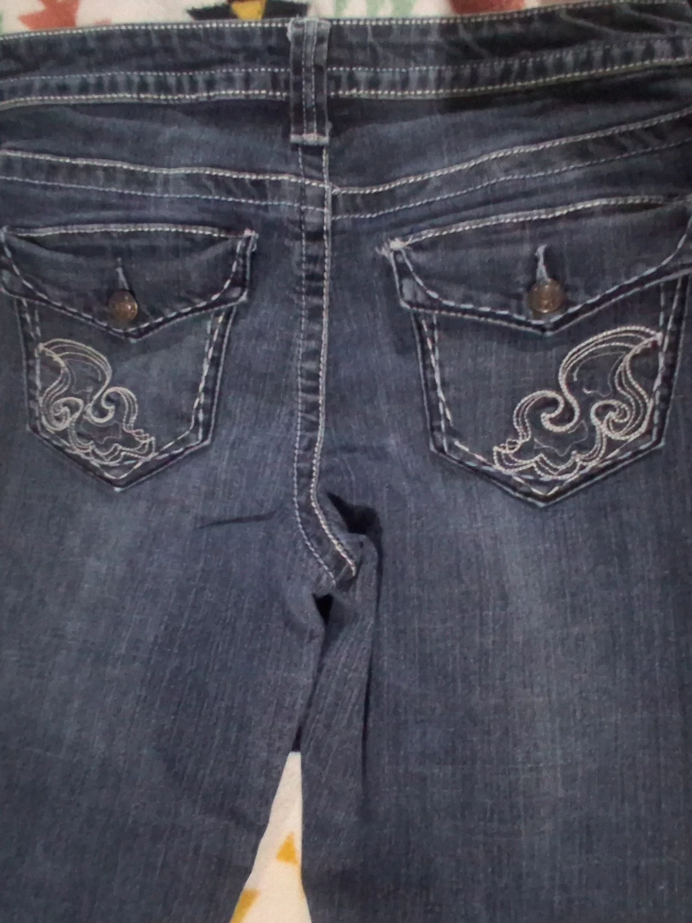 Women’s Boot Cut Jeans in Dark Blue Wash
